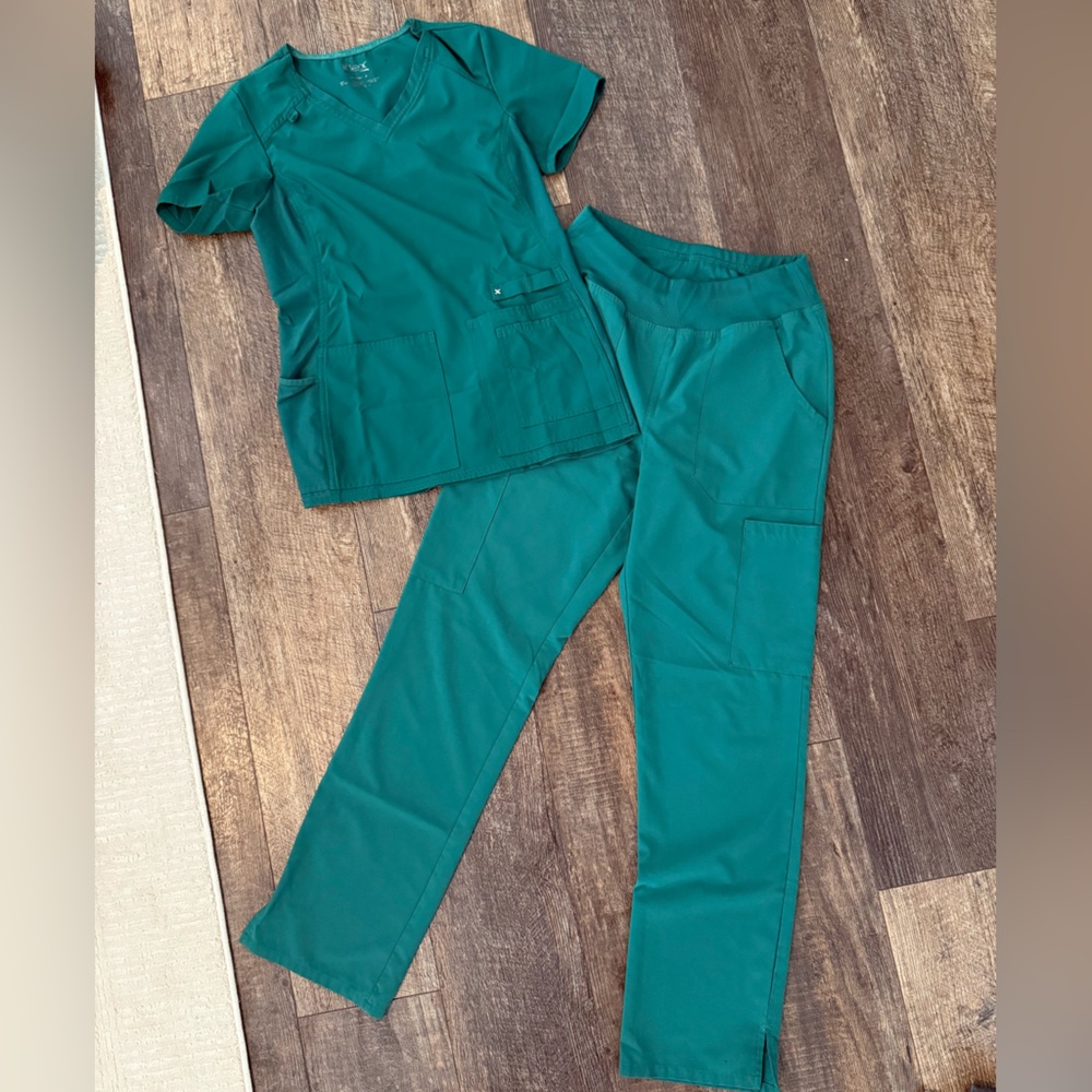 Women's Emerald Green Scrub Set
